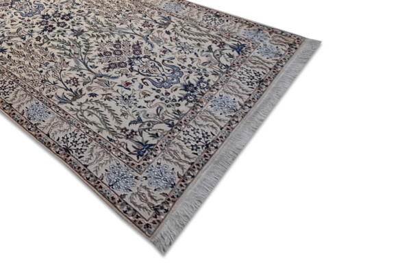Nain 6 thread rug