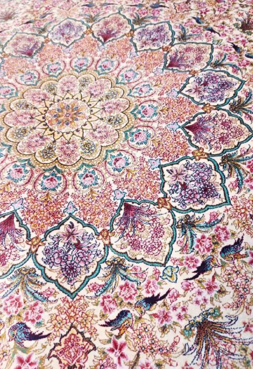 Qum Silk round carpet