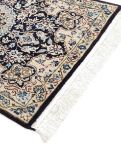 Nain rug 9 threads