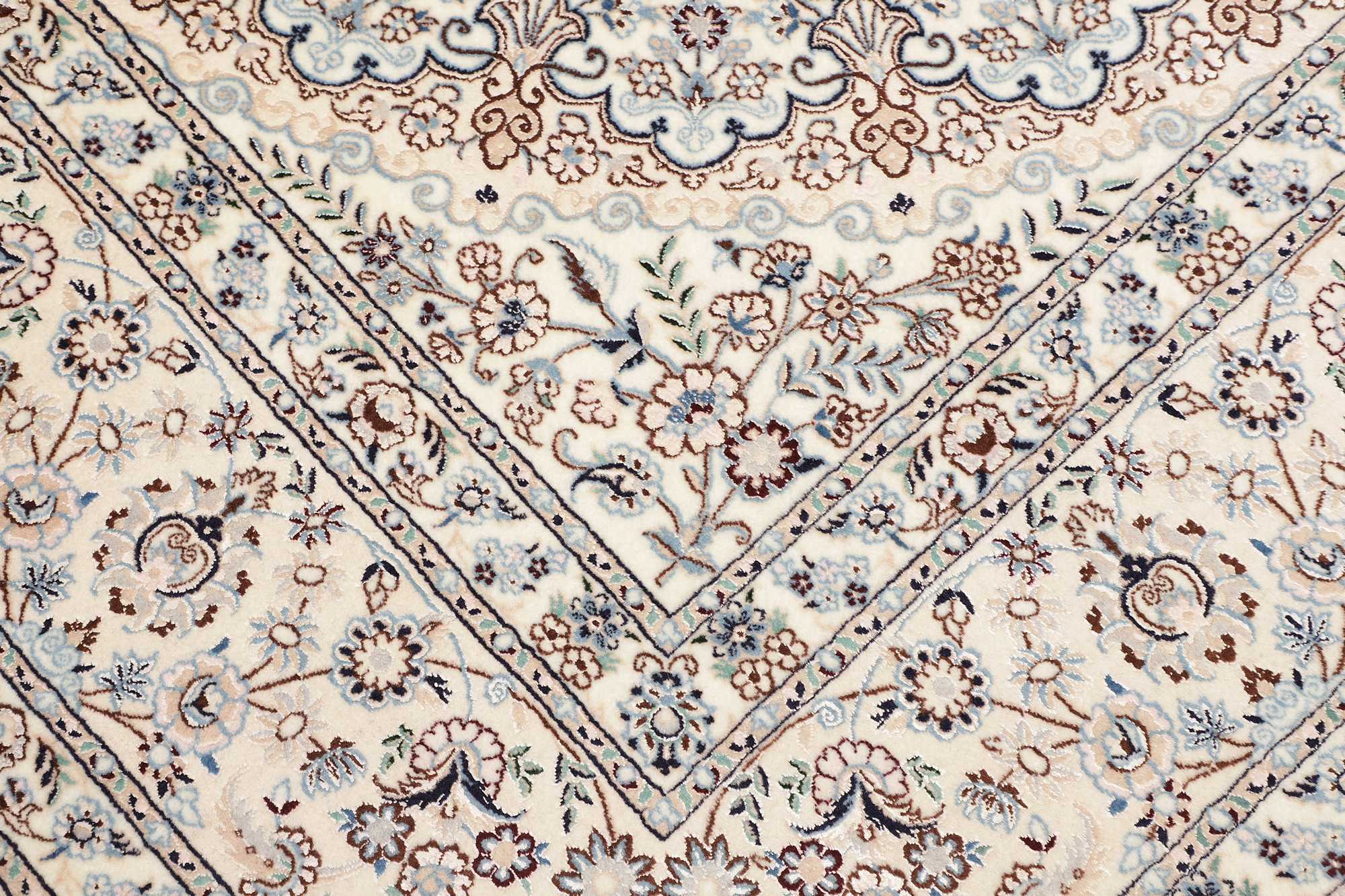 Persian Nain 6-Ply Wool and Silk Rug 317×208 cm Z446351 8 Persian Nain 6-Ply Wool and Silk Rug 317×208 cm Z446351 - Image 6