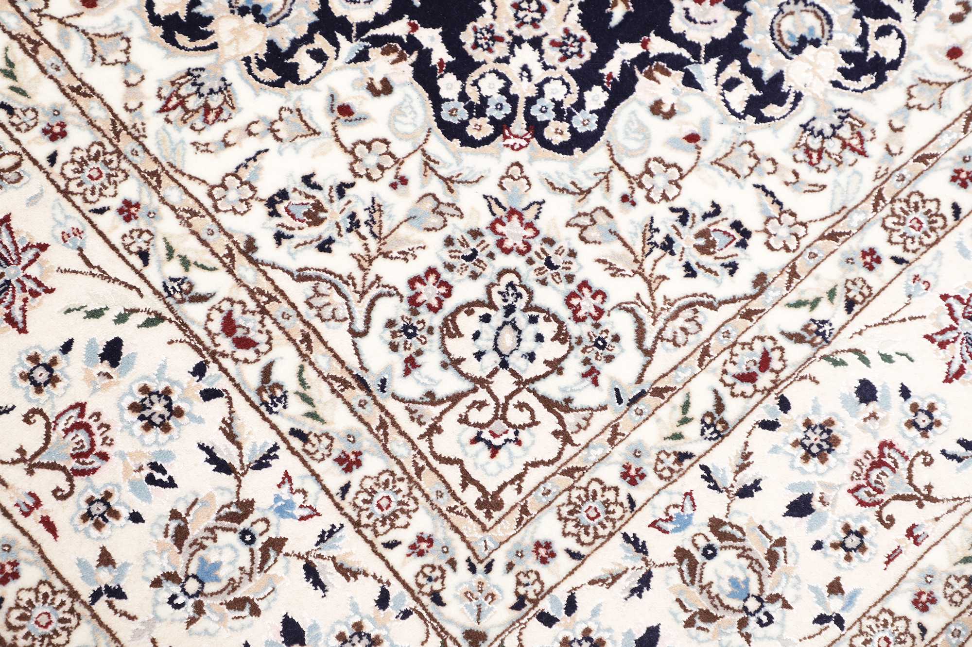 Persian NAIN 6-ply rug, hand-knotted 230x162 Z446357 8 Persian NAIN 6-ply rug, hand-knotted 230x162 Z446357 - Image 7